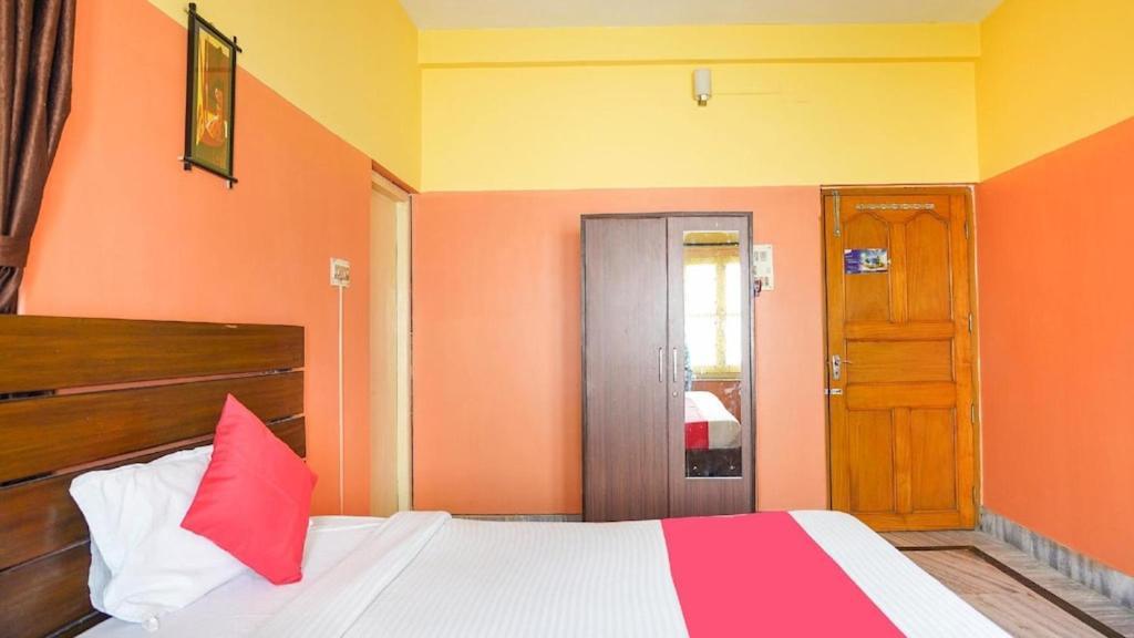 Hotel Orient Residency Калькутта Экстерьер фото